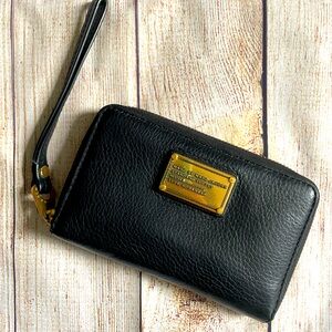 Marc Jacobs Wristlet and phone holder